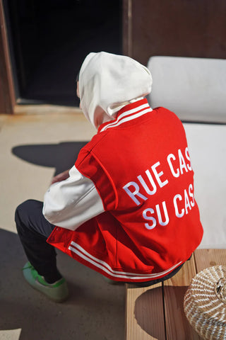 VESTE VARSITY SU CASA